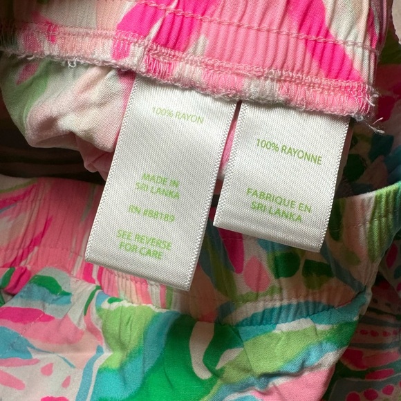 Lilly Pulitzer Katia Shorts Croc My World Print | Large - Picture 4 of 5